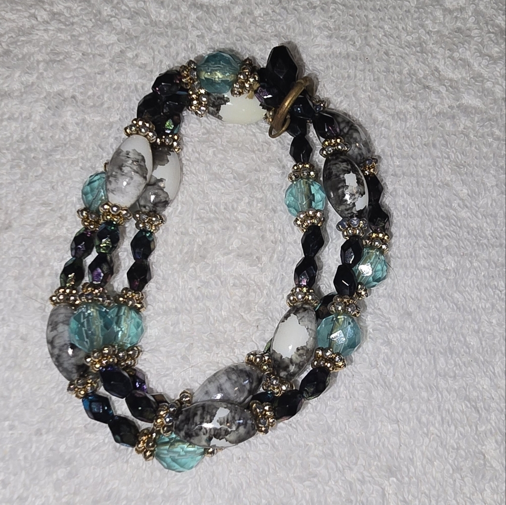 Elegant Multicolor Beaded Bracelet